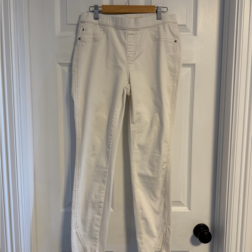 Charlie B Women’s White Jeans